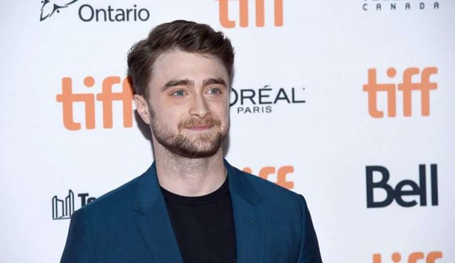 Daniel Radcliffe disputa una sanguinaria competencia en su nuevo filme