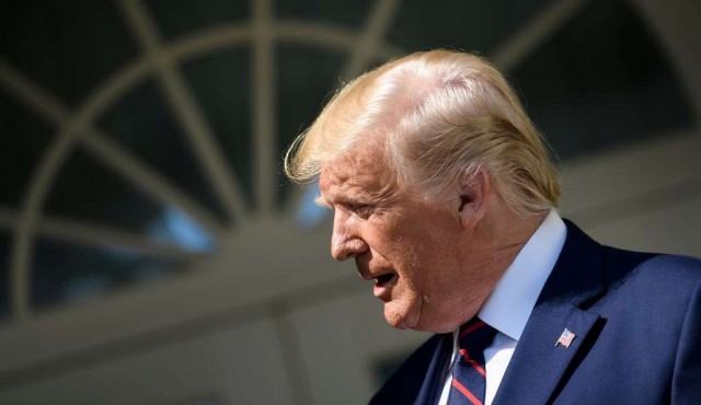 Trump, bajo presión por impeachment, denosta a los demócratas