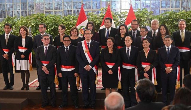 Gobierno de Perú ratifica su poder con nuevo gabinete y gran apoyo ciudadano