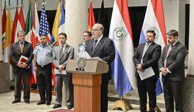 Paraguay reclama a Uruguay por viaje a Finlandia de acusados de secuestro