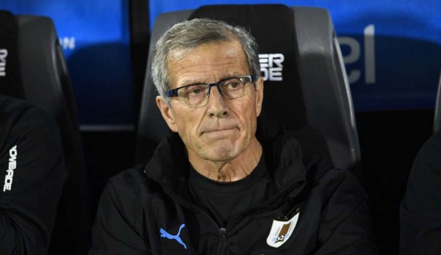 El 'maestro' Tabárez cumple 200 partidos al frente de la selección uruguaya