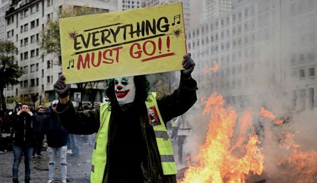 Fuertes disturbios en París en primer aniversario de los chalecos amarillos