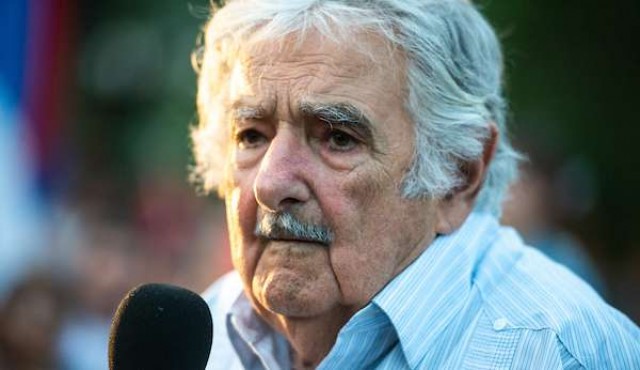 Mujica pide a Añez “parar la represión” en Bolivia