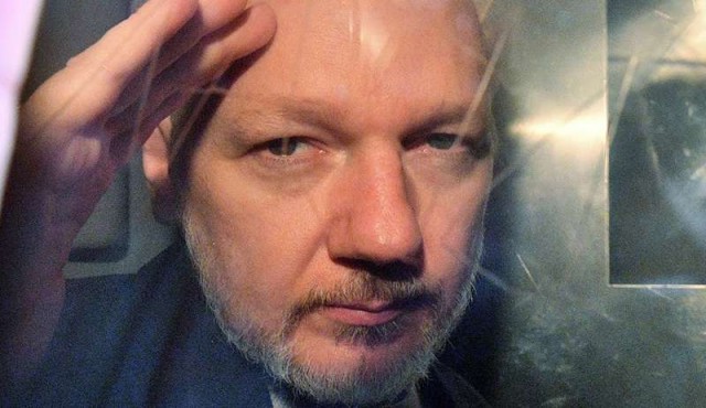 Suecia abandona caso contra Assange por violación​