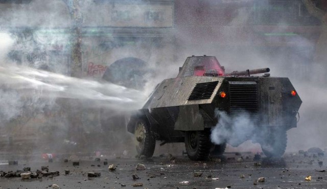 Violentos disturbios en Chile 50 días después del estallido social