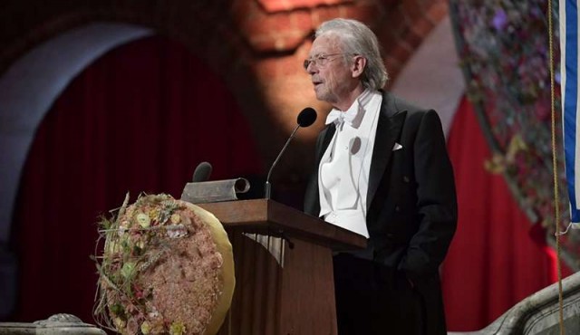 Kosovo declara al Nobel de Literatura Peter Handke “persona non grata”