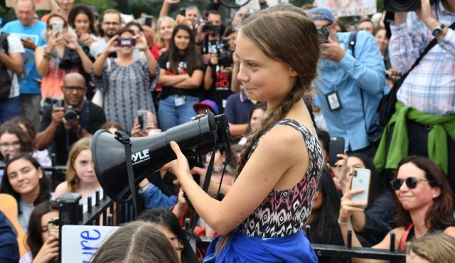 Trump dice que Greta Thunberg debería “relajarse” e ir al cine