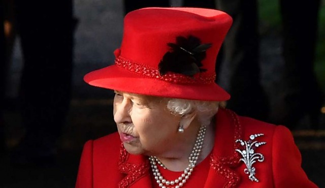 La reina Isabel II celebró el “compromiso” de los jóvenes ante el cambio climático