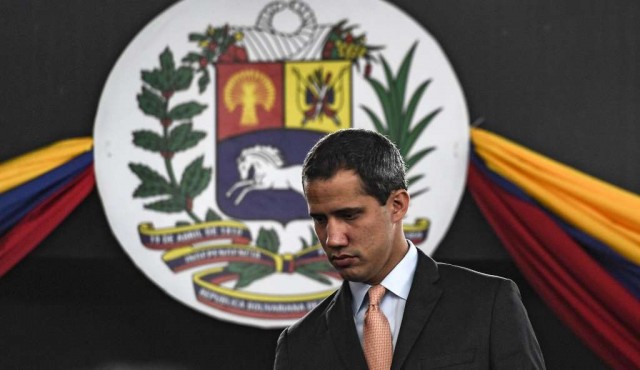 Guaidó burla prohibición de salida de Venezuela para reunirse con Pompeo