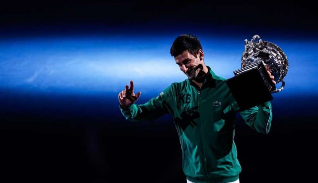 Djokovic ganó por octava vez en Australia y recuperó el número 1