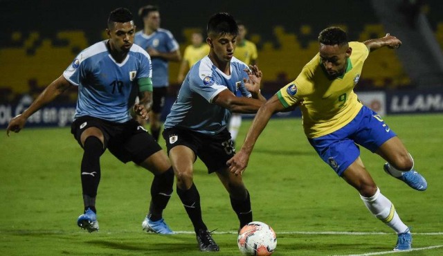 Brasil y Uruguay empatan 1-1 y dejan en suspenso su viaje a Tokio-2020