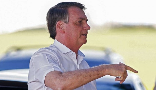 Bolsonaro desatado contra sus adversarios, multiplica los ataques verbales