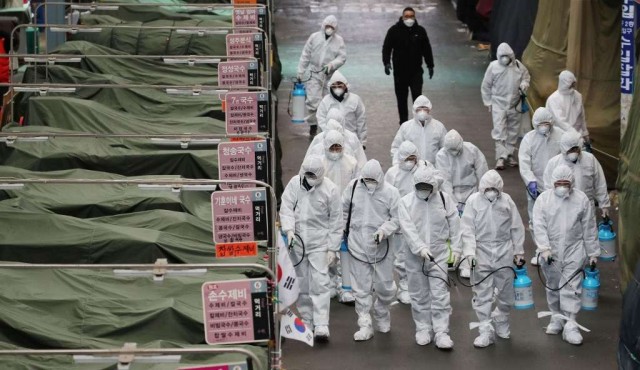 La extensión del coronavirus fuera de China hace temer una pandemia mundial