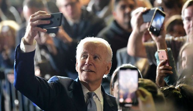Biden desafía al favorito Sanders en contiendas demócratas del “supermartes”