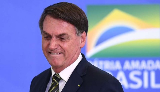 Bolsonaro quiere la reanudación del fútbol en Brasil pese a la pandemia