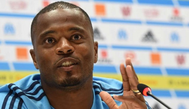 Evra denuncia amenazas de muerte tras denunciar a Suárez en 2011