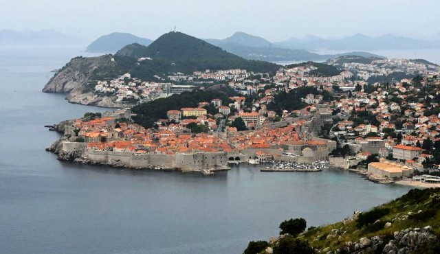 Montenegro busca seducir a los turistas con playas “sin coronavirus”