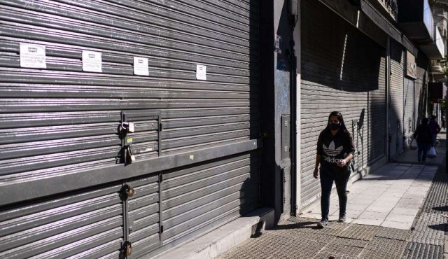 Argentina alcanza nuevos récords de muertes y contagios de covid-19 en un día