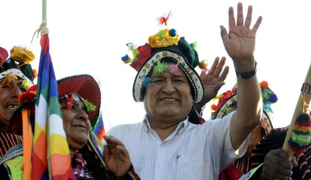 Desde el destierro, Evo Morales apuntala a su partido en la campaña electoral