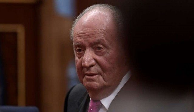 El rey emérito español Juan Carlos, en sus horas más bajas