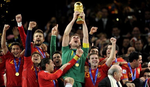 El arquero español Iker Casillas oficializa su retirada 