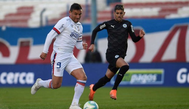 Nacional superó 2-0 a Torque