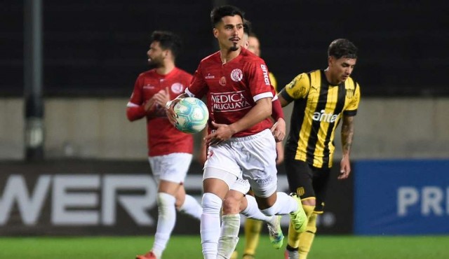 Rentistas y Wanderers lideran el Apertura