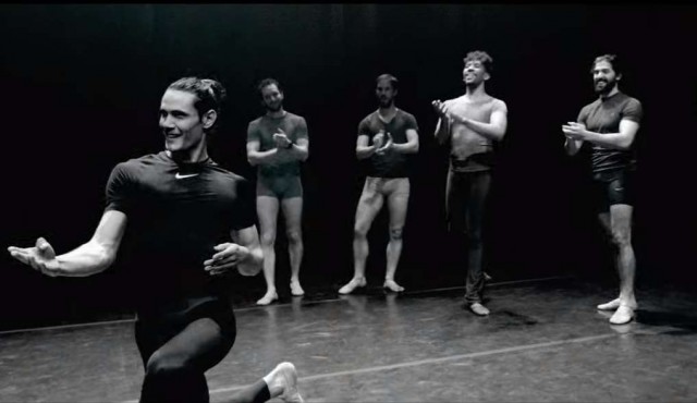 Cavani baila para promover el ballet entre varones