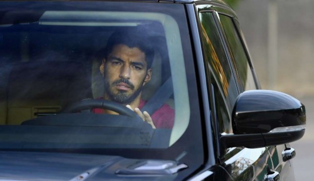 Luis Suárez pasa examen de italiano para obtener pasaporte