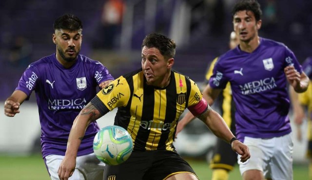 Peñarol cayó ante Defensor Sporting