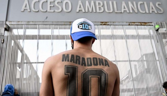 Maradona se recupera de la operación de un hematoma en la cabeza