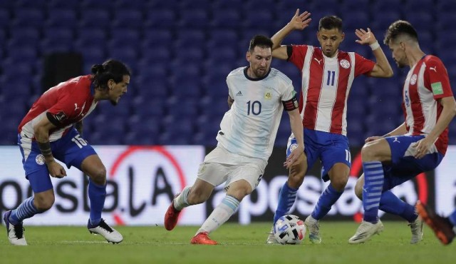 Argentina trastabilla con Paraguay y Ecuador gana en La Paz