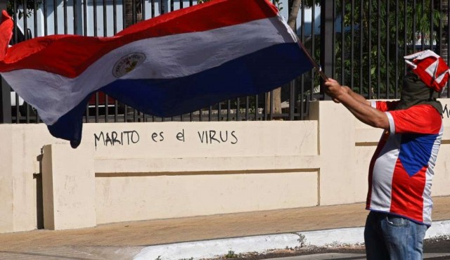 Protestas reclaman por tercer día renuncia del presidente en Paraguay