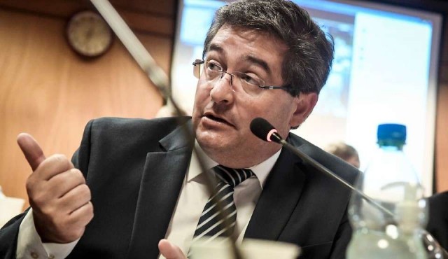 Presidente de ASSE repudió “proselitismo” de exvocal cabildante y cesó a 30 funcionarios