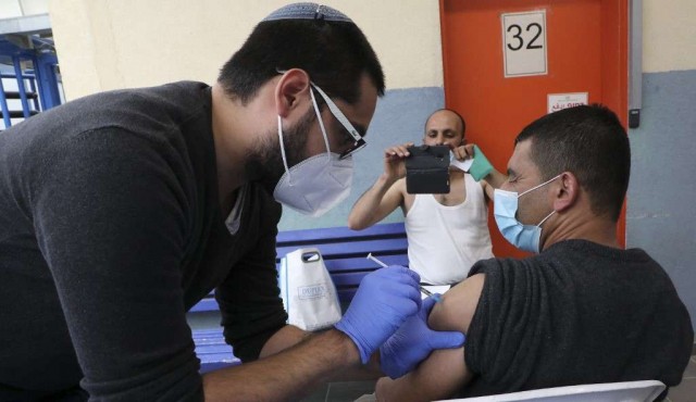 Más de la mitad de la población de Israel recibió las dos dosis de vacuna anticovid
