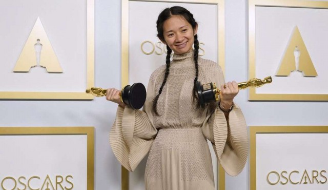 Nomadland triunfa y Chloé Zhao hace historia en unos Óscar pandémicos