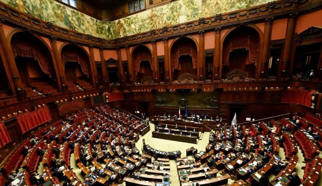Parlamento italiano aprueba el ambicioso plan de reactivación de Draghi