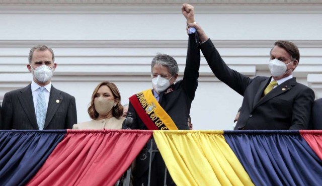 Lasso abre Ecuador al libre comercio al tomar posesión de la presidencia