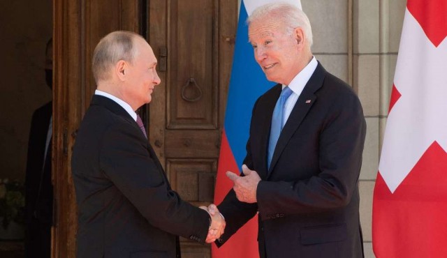 En cumbre “positiva”, Biden le trazó “una línea roja” a Putin