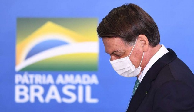 Factura millonaria de vacunas indias puede complicar a Bolsonaro