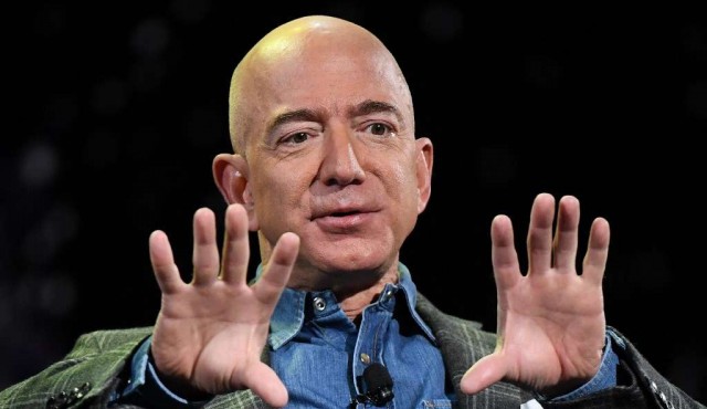 Jeff Bezos deja el mando operativo Amazon