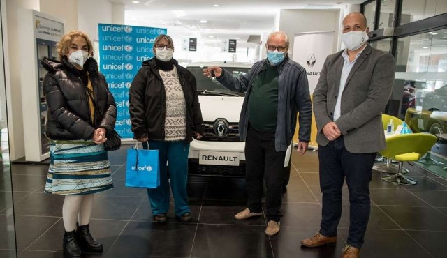 Renault y Unicef entregaron vehículo donado por Grupo Santa Rosa