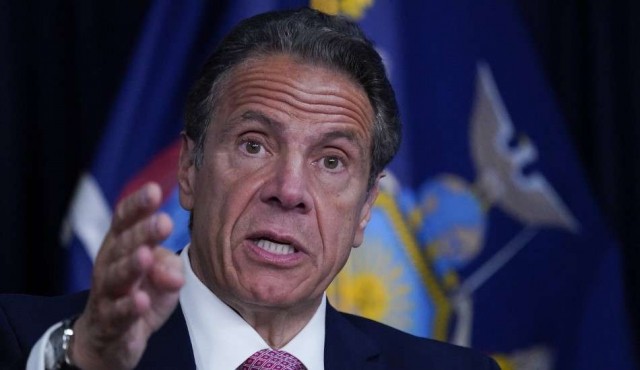 Gobernador de Nueva York renuncia tras acusaciones de acoso sexual