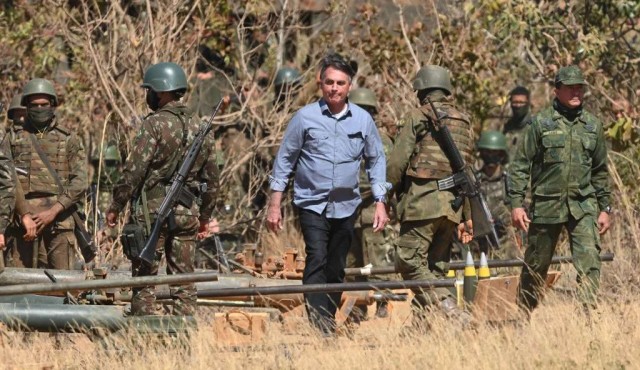 Bolsonaro busca una demostración de fuerza en tensa jornada de marchas en Brasil