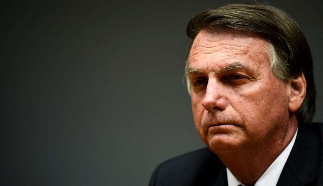 YouTube suspende canal de Bolsonaro por noticia falsa sobre vacuna anticovid y sida