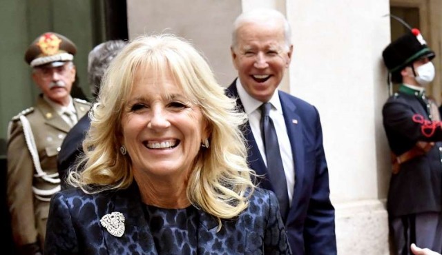 De la risa a las lágrimas: Biden lleva sus emociones a flor de piel