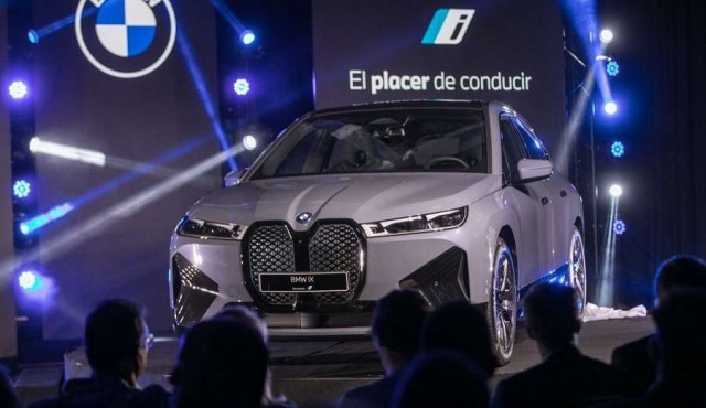 Llega a Uruguay el nuevo BMW iX, el primer vehículo de tracción integral totalmente eléctrico de BMW Group 