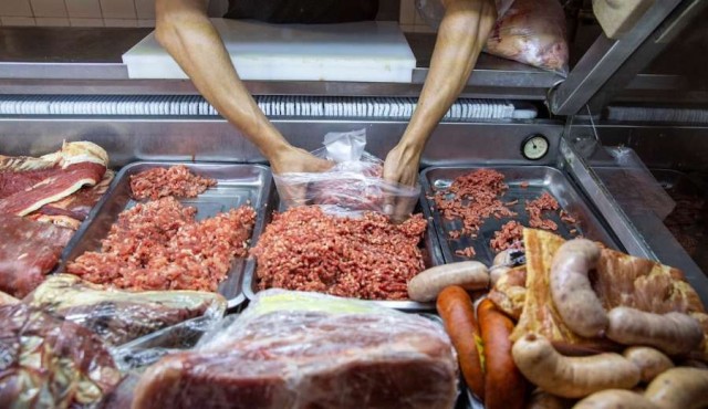 La carne picada, las milanesas y los cortes para la olla hoy son “100% importados” en Uruguay
