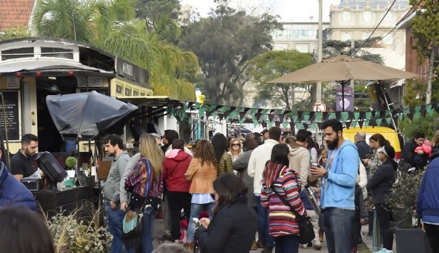 ¡Llega una nueva edición de Paseo Rostand a Carrasco!