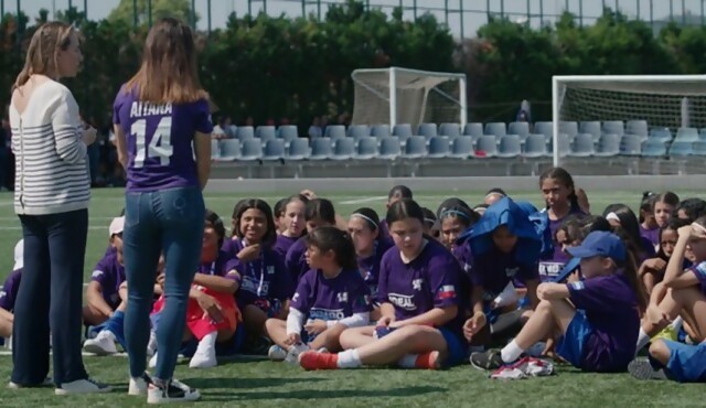 “El Sueño Bimbo” lleva a 55 niñas de 22 países a jugar futbol en el FC Barcelona